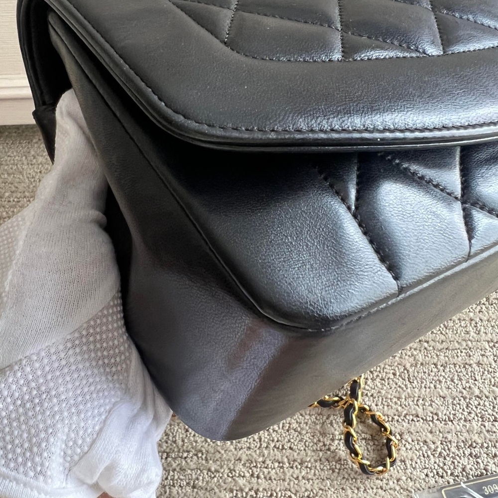 Chanel Black and Gold Crossbody Bag with Quilted Leather - Picture 6 of 17